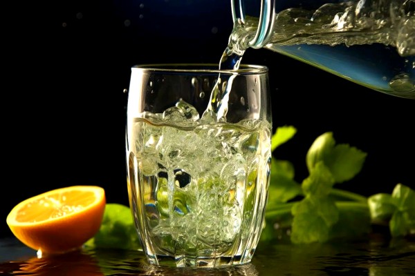 【深度解析】學(xué)校飲用水檢測：核心邏輯、關(guān)鍵指標(biāo)與安全保障路徑
